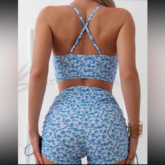 Blue floral bikini with moderate coverage - small - Picture 3 of 4